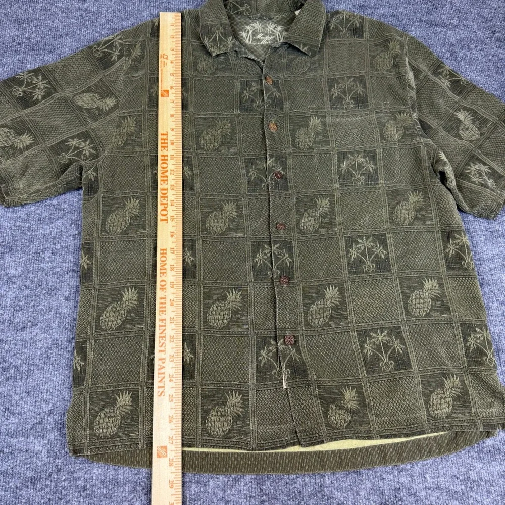 Montego Mon 100% Silk Hawaiian Pineapple Palm Tree Short Sleeve Button Up Shirt